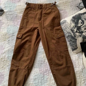  - HELT NYA. Frakt ingår i priset. Knappt saknas men det lagas enkelt.