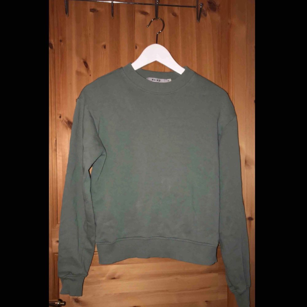 Grön sweatshirt från Nakd. Tröjor & Koftor.