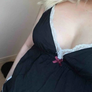  - Jätte fina linnen från oddmolly, 1 svart och 1 ljusrosa. Kan behöva strykas! 100kr för båda eller 50kr för 1. Köparen betalar frakten 💕