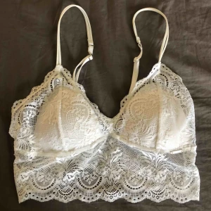  - SÅ fin topp/bh från märket Ella M, aldrig använd! 