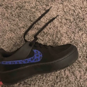  - Säljer mina nike skor. Knappt använda! Super bra nu till hösten