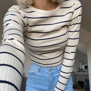  - Super fin tröja från Gina! Du betalar frakten🥰