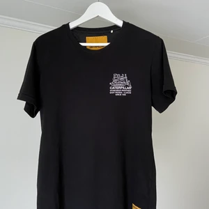 Caterpillar T - Skön tröja lite baggy i storleken