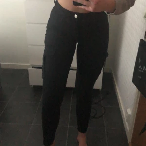 Cargobyxor str. 38 - Bra skick. Använda 1 gång