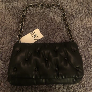 Väsa - Jättefin väska från Zara! Aldrig använd, med prislapp kvar. Köparen står för frakten💞💕