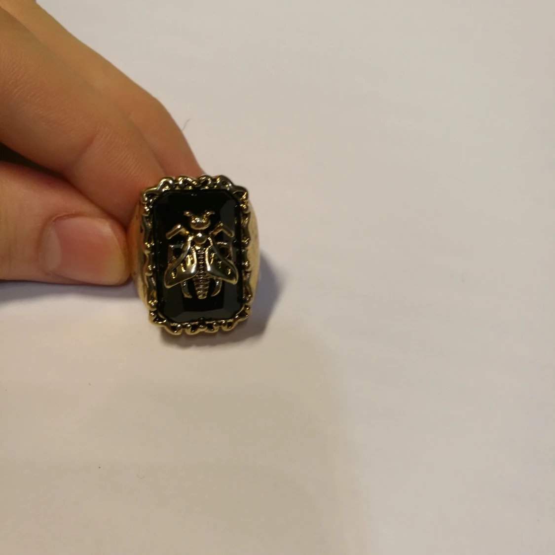 Guld ring skalbagge/fluga