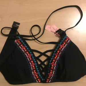 Bikiniöverdel  - Från hunkemöller