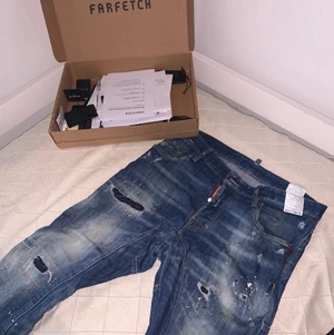 Dsquared jeans äkta  - Storlek 46, digitalt bevis finns, tags medföljer och de kostar c:a 5000 kr i nypris 