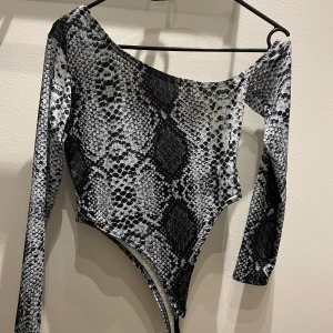 Xs - Superfint plagg som är använt vid ett fåtal tillfällen. Skriv för bild på.