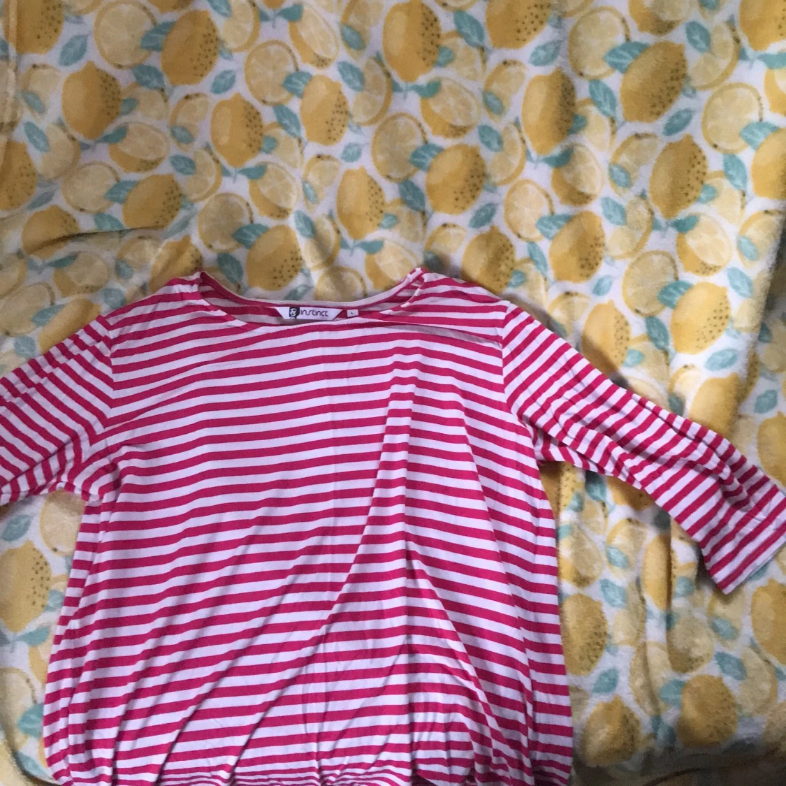 Råsa/vit tröja i bra skick