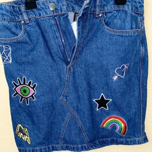 H&M’s m skirt  - This item is a skirt from H&M’s. A Size 6.  Never been used. Conditions 10/10.