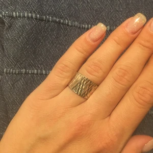 Ring  - Äkta silver ring. Lite repig. 