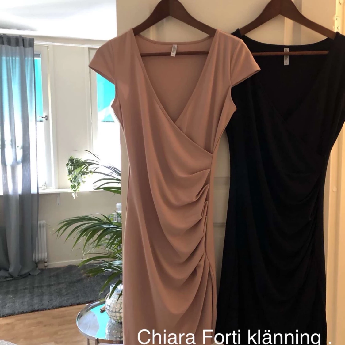 Chiara Forti klänningar