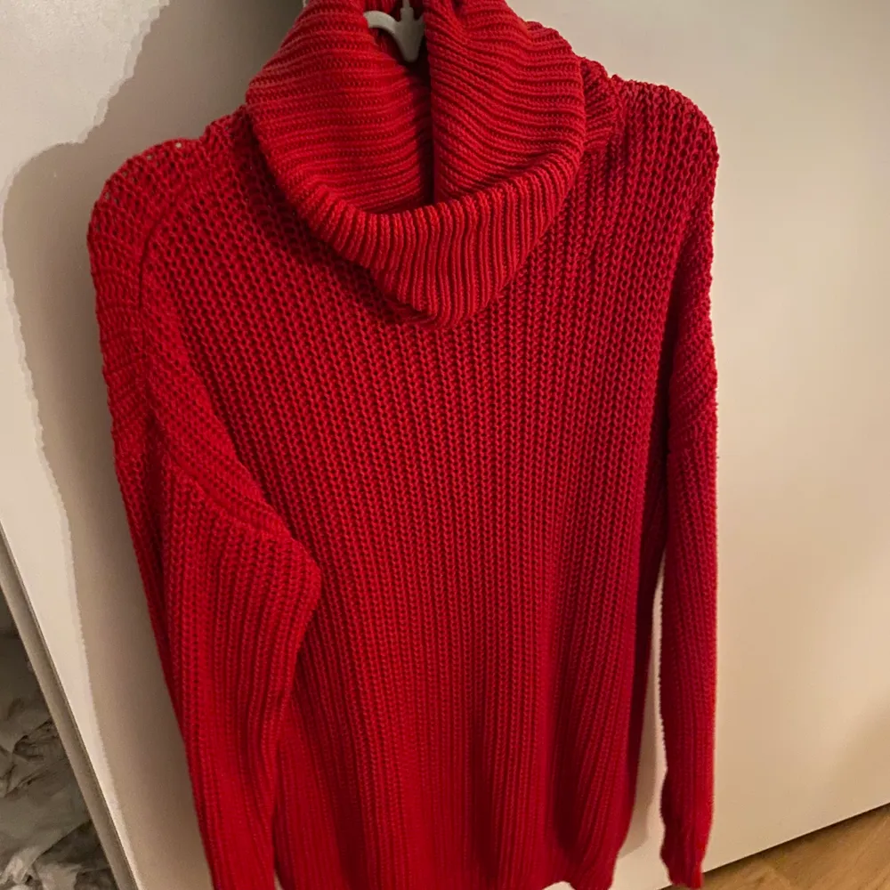 Röd tröja Cubus storlek xs/s. Stickat.