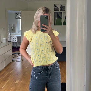 Stickad topp  - Säljer denna tröja från Zara för 200kr, använd fåtal gånger, storlek S 💗