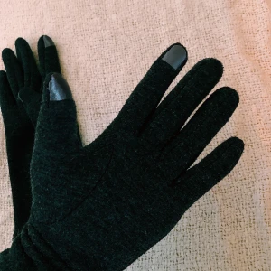 Fingervantar med touchfunktion - Fint skick, frakt tillkommer.