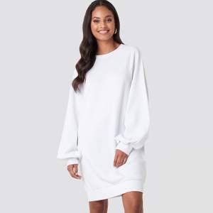 Ascool sweatshirt klänning från Na-kd. Storlek 36. Säljer för 80+frakt, eller mötas upp💕
