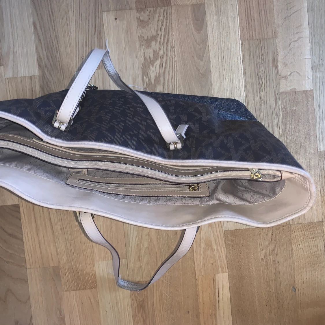 Michael Kors handväska  - 90