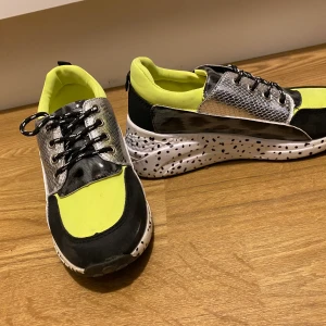 Skor - Duffy skor använda endast en gång, storlek 38 