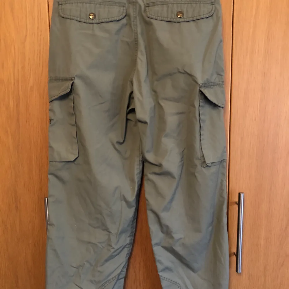 Vintage cargopants/ friluftsbyxor från Everest strl M.. Jeans & Byxor.