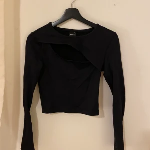 Tröja - Jätte snygg tröja och Storlek M fast jag själv som har Xs eller S skulle säga att det är en S