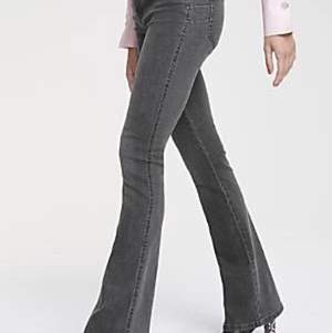 Gråa Bootcut jeans från ginatricot (perfect jeans) i storlek M. Säljer pga att de är för korta för mig. :)