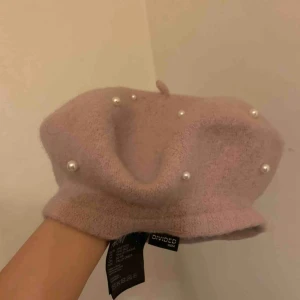  - Rosa mössa från H&M!! Helt ny aldrig använd!!