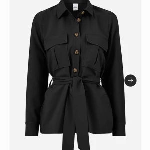  - Kavaj/skjorta från Ellos. Använd en gång.  Jättefint skick. 