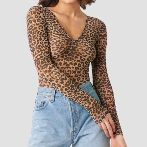  - body från nakd som är oanvänd, bara testad på bilden. har inte kommit till användning så säljer den nu. kan mötas i sthlm, eller frakta men då står man själv för den kostnaden :)