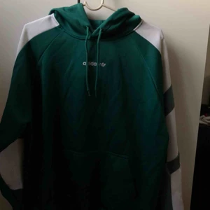 Adidas Hoodie - Säljer min Adidas hoodie, size s/m
