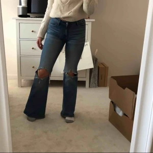  - Bootcut jeans från Crocker, säljer pga för långa för mig som är 155 passar förmodligen någon som är minst 160  Storlek 26/32