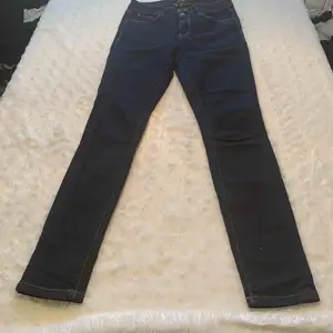 Esprit jeans skinny storlek 27/30 som nya