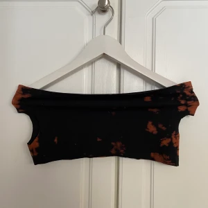 Croptop - Kan användas som Croptop eller bandeau-topp storlek XS