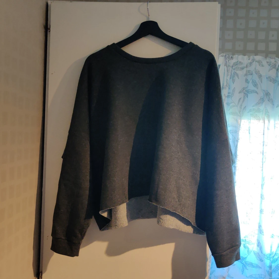 Cropped sweater, mörkgrå, strl XL