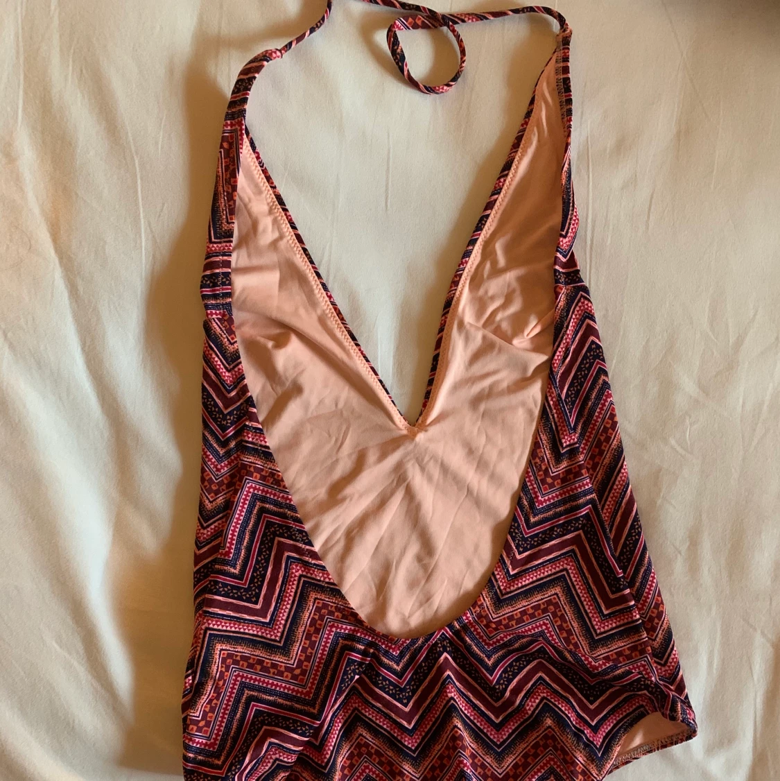 Baddräkt med djup rygg  - 91