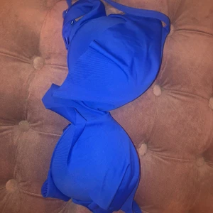 Bikini överdel  - Bikini överdel jätte fin blå färg med push up💕💕 köpt för 199 kr, aldrig använd. 