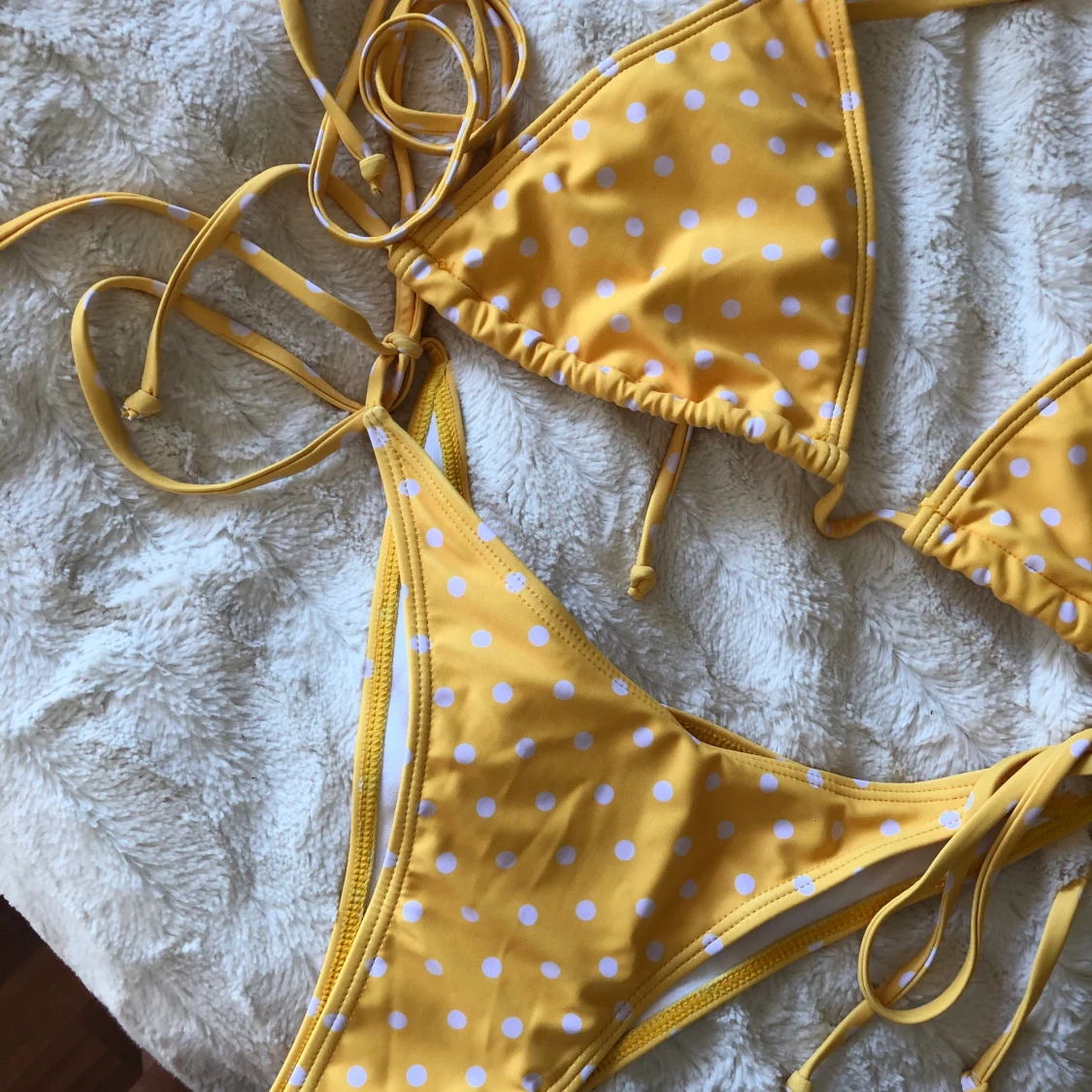 Zaful gulprickig bikini