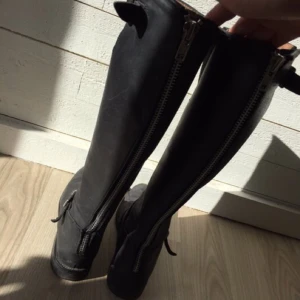  - Säljer dessa, använda 5-6ggr endast. Köptes för 1599kr! Vill bli av med dom så säljer dom för 600kr vid snabb affär