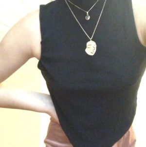 Svart topp  - 150kr med frakt 🚚 