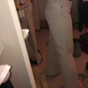  - Skitsnygga jeans, men de kommer tyvärr  aldrig till användning. De är långa i benen och de är i bra skick