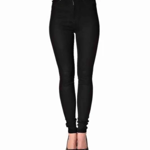 Jeans - Snygga svarta jeans från dr denim kan skicka bild på om du frågar