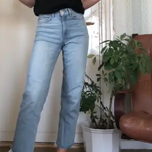 så fina raka jeans från lindex🖤 storlek 34