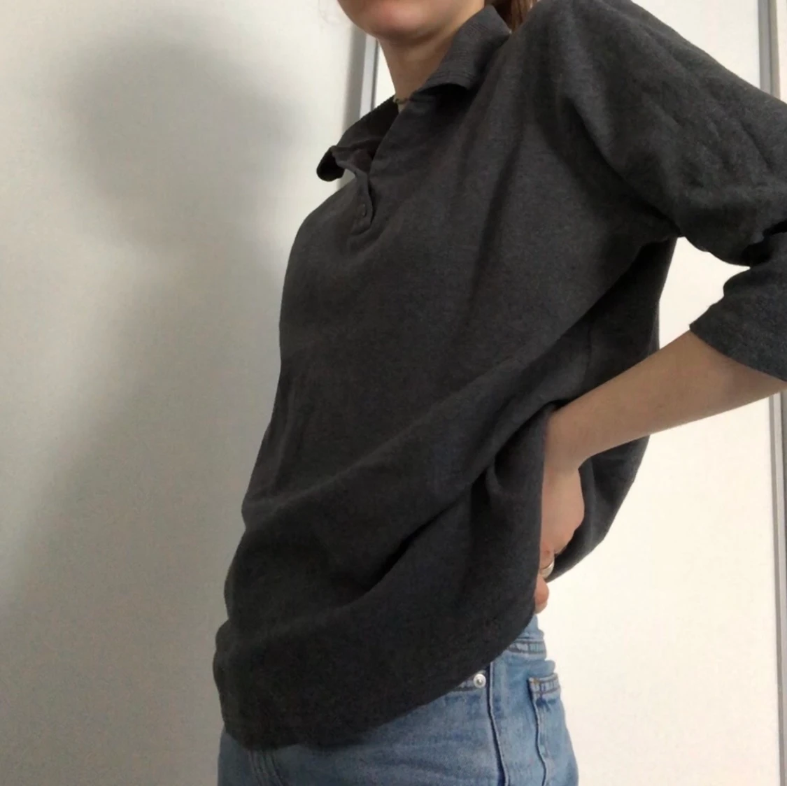 grå pikétröja  - 90