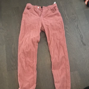 Rosa byxor  - Sköna och cola rosa byxor! 