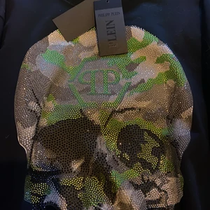 Philipp plein - Philipp plein passar M/L, cond 10/10 aldrig använd. Tags finns kvar