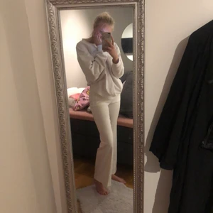 Kostym byxor  - Använda 1 gång! Och då jag inte använt dom sen förra året insåg jag nu att de är för korta för mig..😪(jag är ca 180)