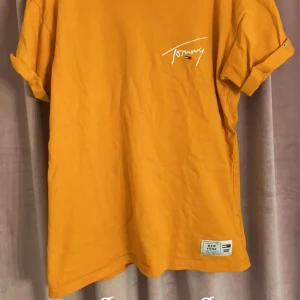 Tommy Hilfiger t-shirt - Orange Tommy hilfigertröja, 