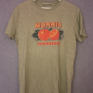 Vintage morris t-shirt - En väldigt vintage morris t-shirt där trycket är lite skrapad. Känns som en xs-s. Köparen står för frakt 