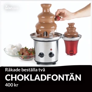 CHOKLADFONTÄN - Jag råkade beställa två utav den gråa fontänen från ”COOLSTUFF”. Den är helt oanvänd och i nyskick. Säljer för 400kr eftersom om jag säljer för orginalpriset även fast den är nu och värd de så kan köpare beställa där istället. Inte ens öppnad. Grå fontän är den större varianten till vänster.   📍Kunden betalar frakten! Frakten ligger runt 22-110kr, beroende på vikten. Vill du däremot ha paketet spårbart ligger priset runt 103-191kr, beroende på vikten.  Jag skickar endast!  💵Betalningarna sker via Swish.  Ni skickar namn, adress, postnummer och ort. Jag skickar numret, och jag skickar inte iväg paketet INNAN jag fått en Swish med den giltiga summan. Jag tar en bild när paketet är redo att posta. 