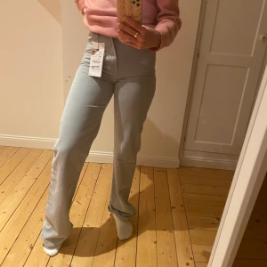 Gröna zara jeans  - Nya gröna Zara jeans. Passar mig som är 167